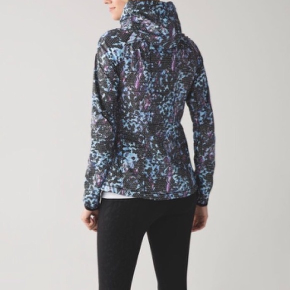 Lululemon Back Pack It Jacket in Multi Floral (6) - Picture 2 of 7